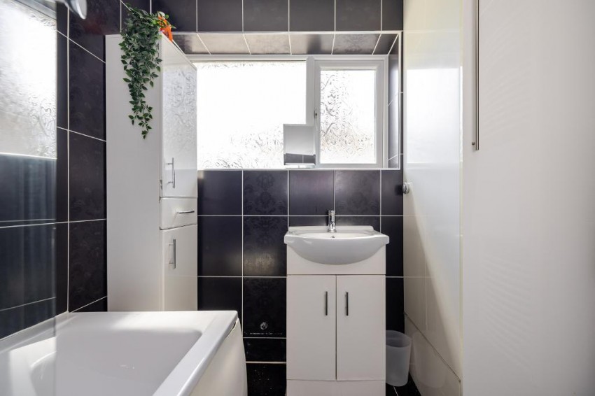 Images for Derwent Drive, Purley