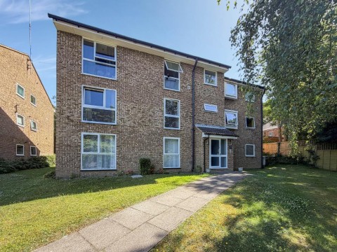 View Full Details for Wettern Close, South Croydon