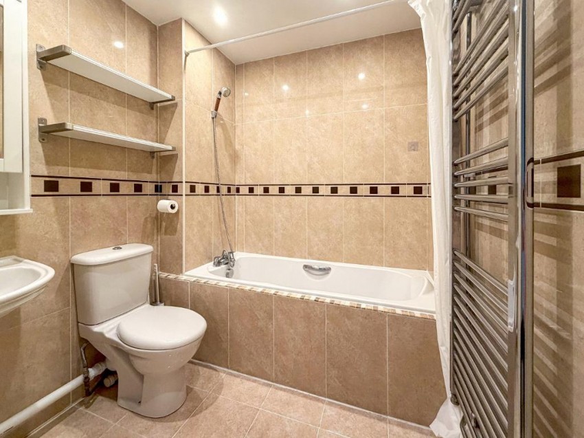 Images for Wettern Close, South Croydon