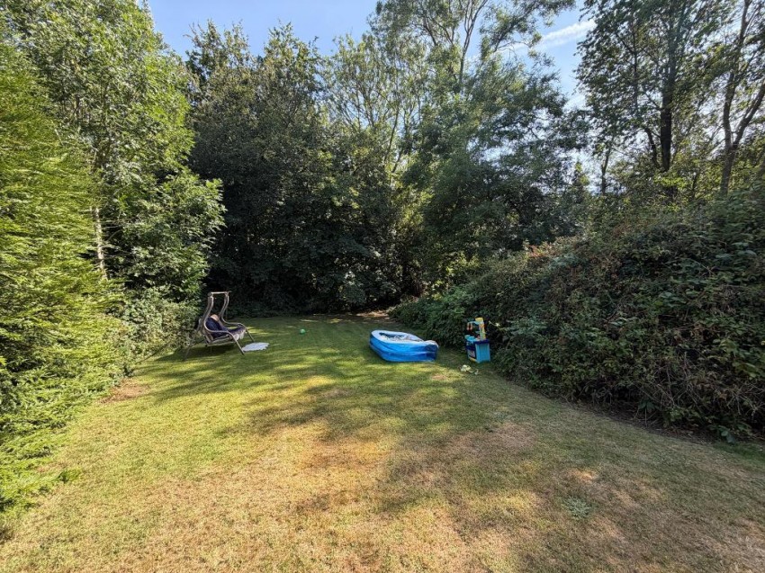 Images for Farm Road, Warlingham