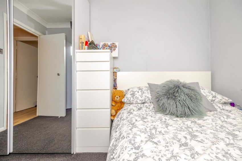 Images for Aveling Close, Purley