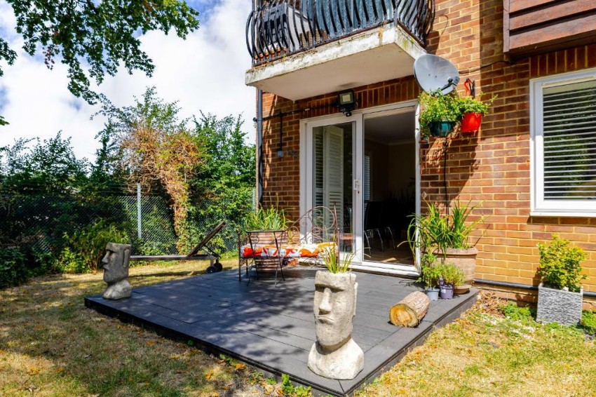 Images for Aveling Close, Purley